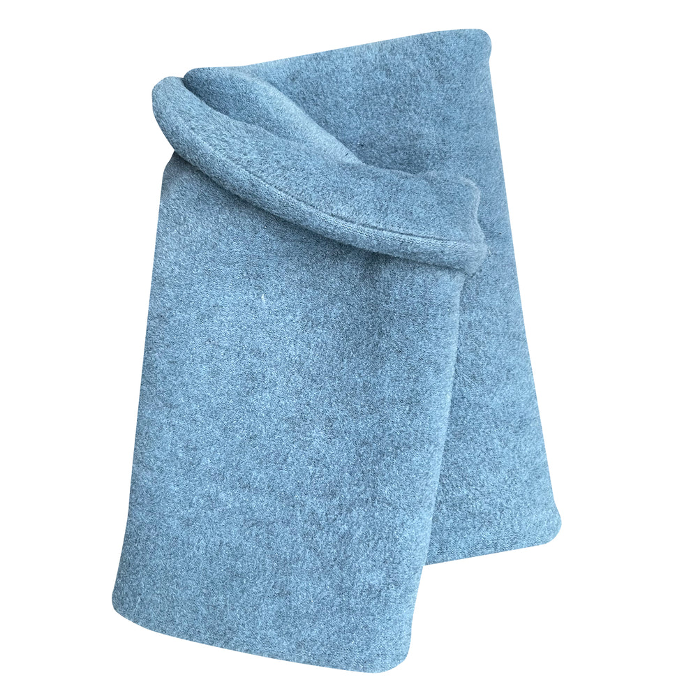 Wollhuhn WINTER Halstuch/Schlupfschal „Unser Wärmster“: Handgemachter, doppellagiger Fleece-Loop in Rauchblau, weich und winddicht, ideal für Kinder und Erwachsene.