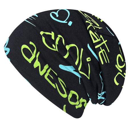 Wollhuhn Öko Long Beanie/Wendemütze, zweilagig, schwarz mit gelben und grünen Schriftzügen, aus weichem Baumwolljersey, ideal für Kinder, ganzjährig tragbar.
