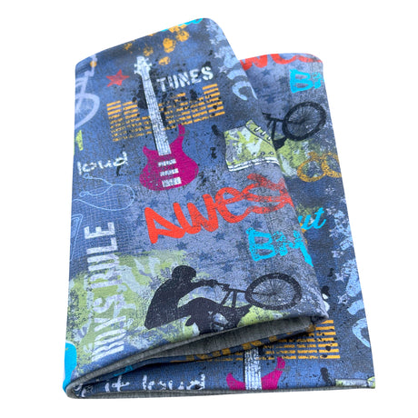 Wollhuhn Leichtes Lockeres Öko Jersey Halstuch, blau, mit Gitarrenmotiv, handgefertigt in Deutschland, perfekt für Frühling und Sommer, schützt vor Wind und Sonne.