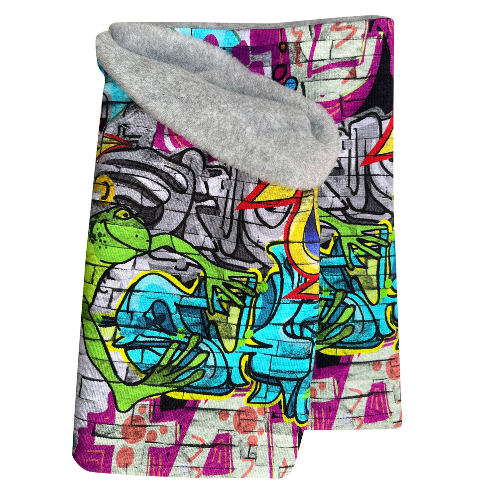 Wollhuhn Halstuch / Schlupfschal / Loop WARM mit Fleece, buntes Streetart/Graffiti-Design, handgemacht, weich, wendbar, ideal für Winter, geeignet für Kinder und Erwachsene.
