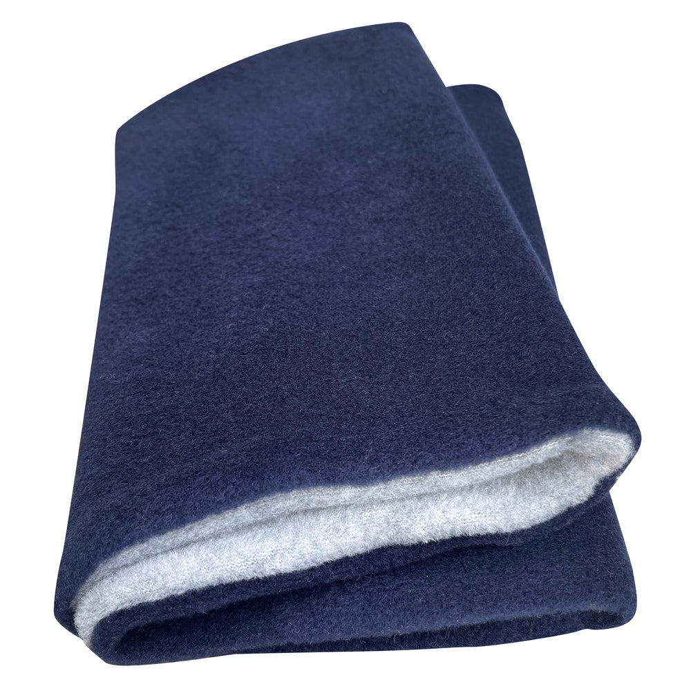 Wollhuhn WINTER Halstuch/Schlupfschal „Unser Wärmster“, doppellagiger Fleece, dunkelblau/hellgrau, handgenäht, warm, kuschelig, ideal für Kinder und Erwachsene.