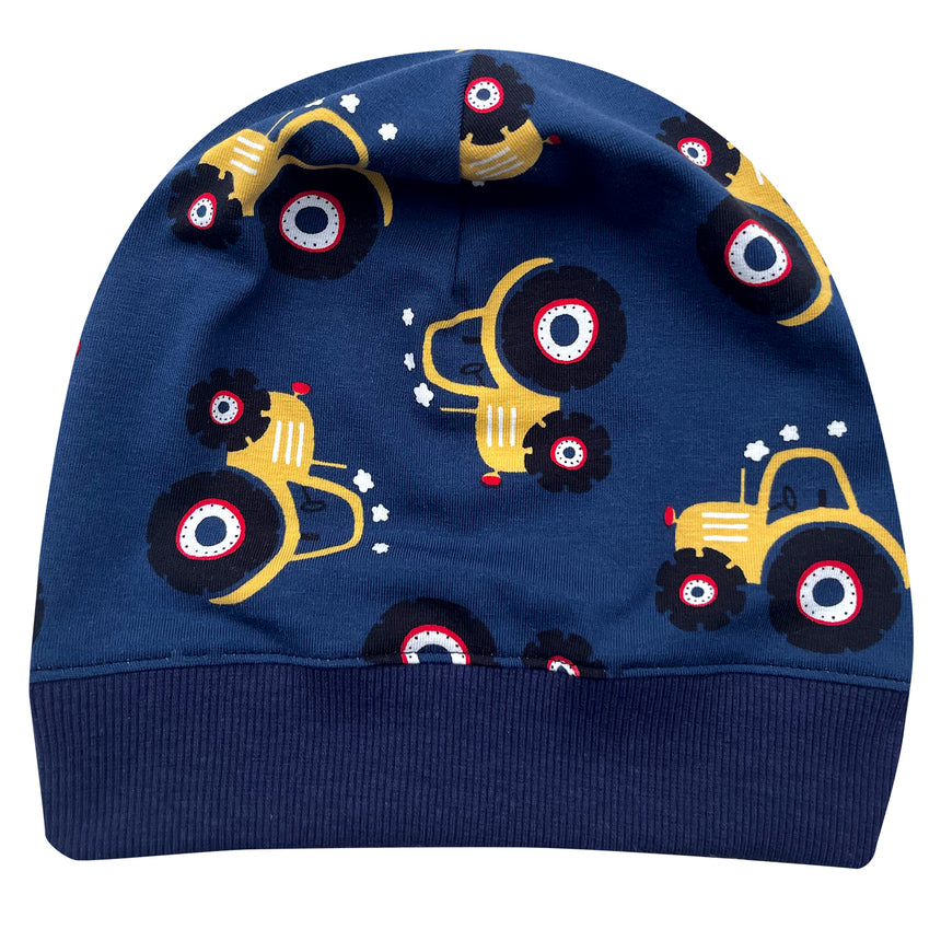 Wollhuhn Dünne Öko Beanie-Mütze Sommer/Übergang: Dunkelblaue Beanie mit gelben Traktor-Motiven, handgenäht, elastisches Bündchen, ideal für aktive Kinder.