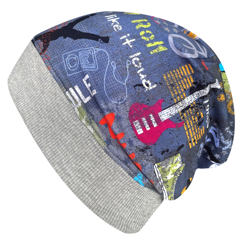 Wollhuhn Dünne Öko Beanie-Mütze Sommer/Übergang Einlagig Cool Stuff Jeansblau: Blaue Beanie mit buntem Design, handgefertigt aus weichem, elastischem Öko-Jersey für Kinder.