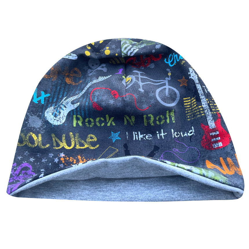 Wollhuhn Öko Shorties: Handgenähte, zweilagige Wendemütze aus weichem Öko-Jersey, ideal für aktive Kinder und Teenager, präsentiert mit detailreichen, farbenfrohen Designs.