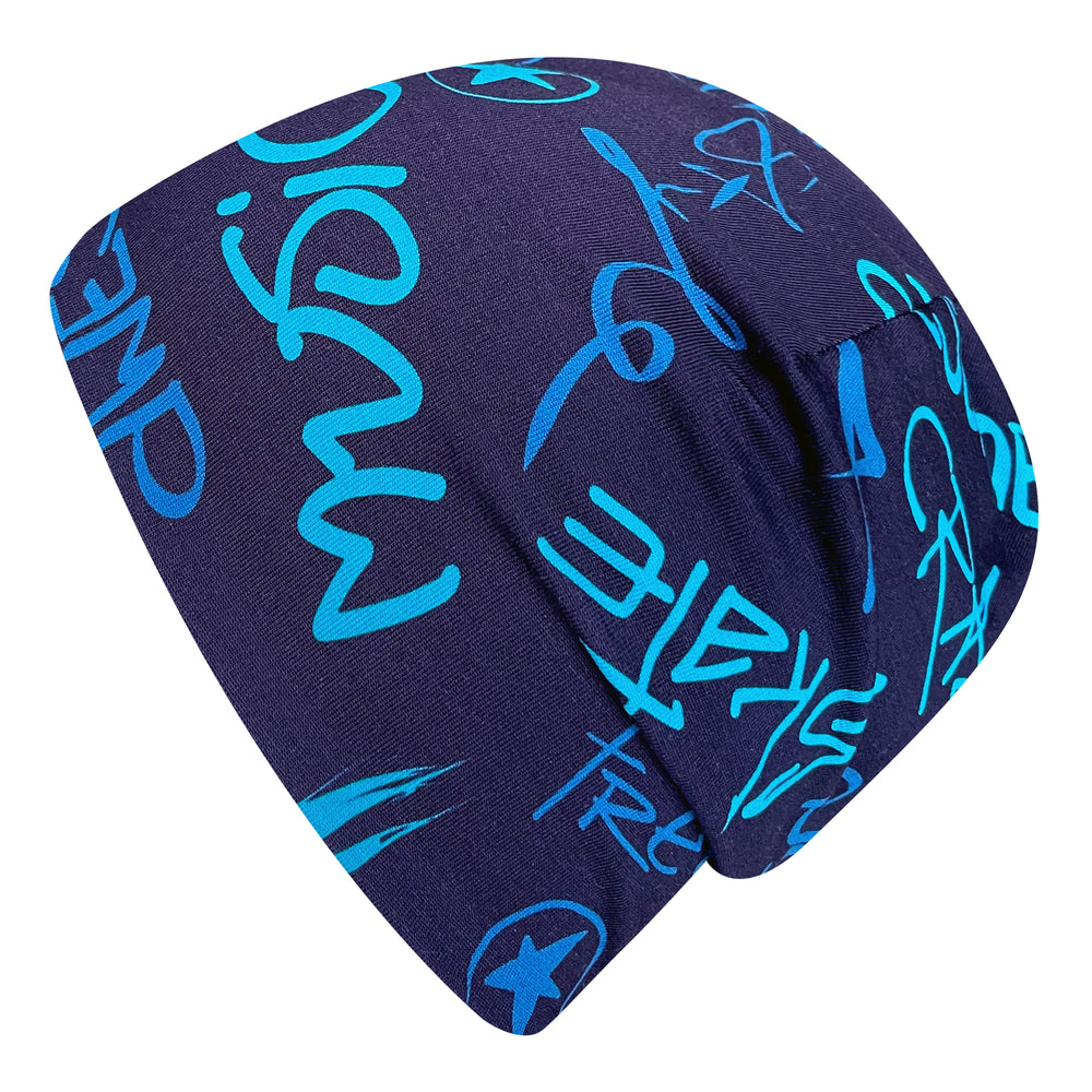 Wollhuhn Öko Shorties: Handgemachte, zweilagige Beanie in Blau-Weiß mit Schriftzug, wendbar und aus weichem Öko-Jersey, ideal für aktive Kinder und Teenager.