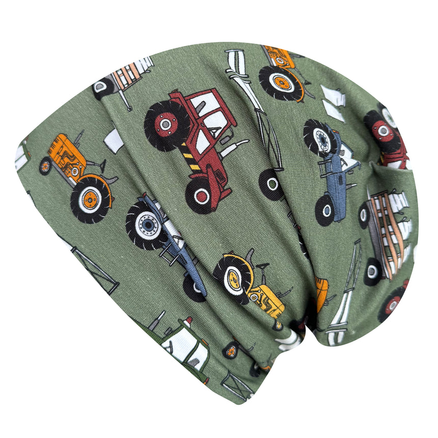 Wollhuhn Öko Long Beanie / Wendemütze, Ganzjährig, Zweilagig, Traktor/Trecker Grün zeigt grüne Beanie mit Traktor-Motiv, handgefertigt, weich, formbeständig, ideal für Kinder.