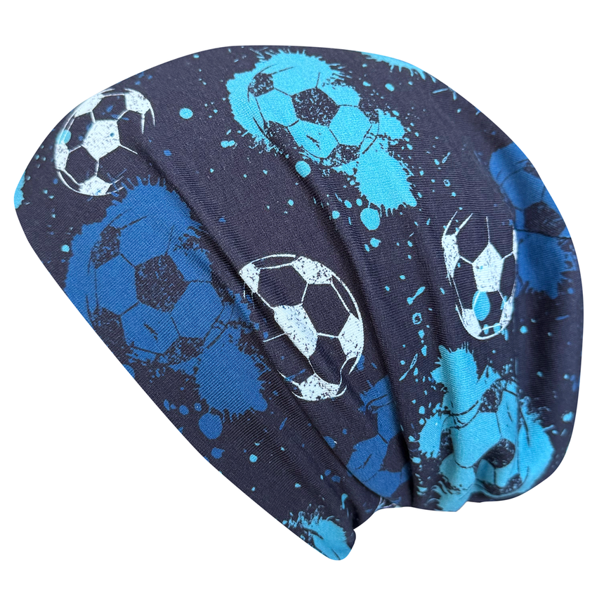 Wollhuhn Öko Long Beanie: Dunkelblau mit Fußballmotiv, zweilagig, weicher Baumwolljersey. Wendemütze, formbeständig und für das ganze Jahr geeignet. Ideal für Kinder.