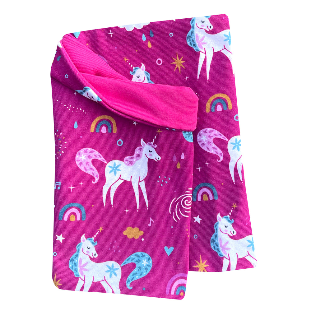 Wollhuhn Leichtes Lockeres Öko Jersey Halstuch mit Einhörnern und Regenbögen, handgemacht, weich und wendbar, ideal für Kinder im Frühling und Sommer.