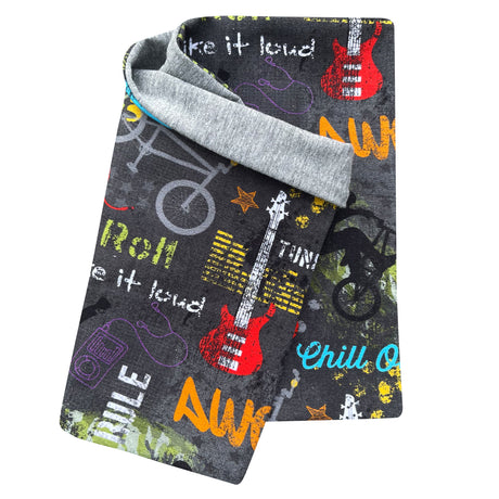 Handgemachter, leichter Jersey-Loop von Wollhuhn mit lockerer Passform, ideal für Frühling bis Herbst, weich und wendbar, perfekt für aktive Kinder.