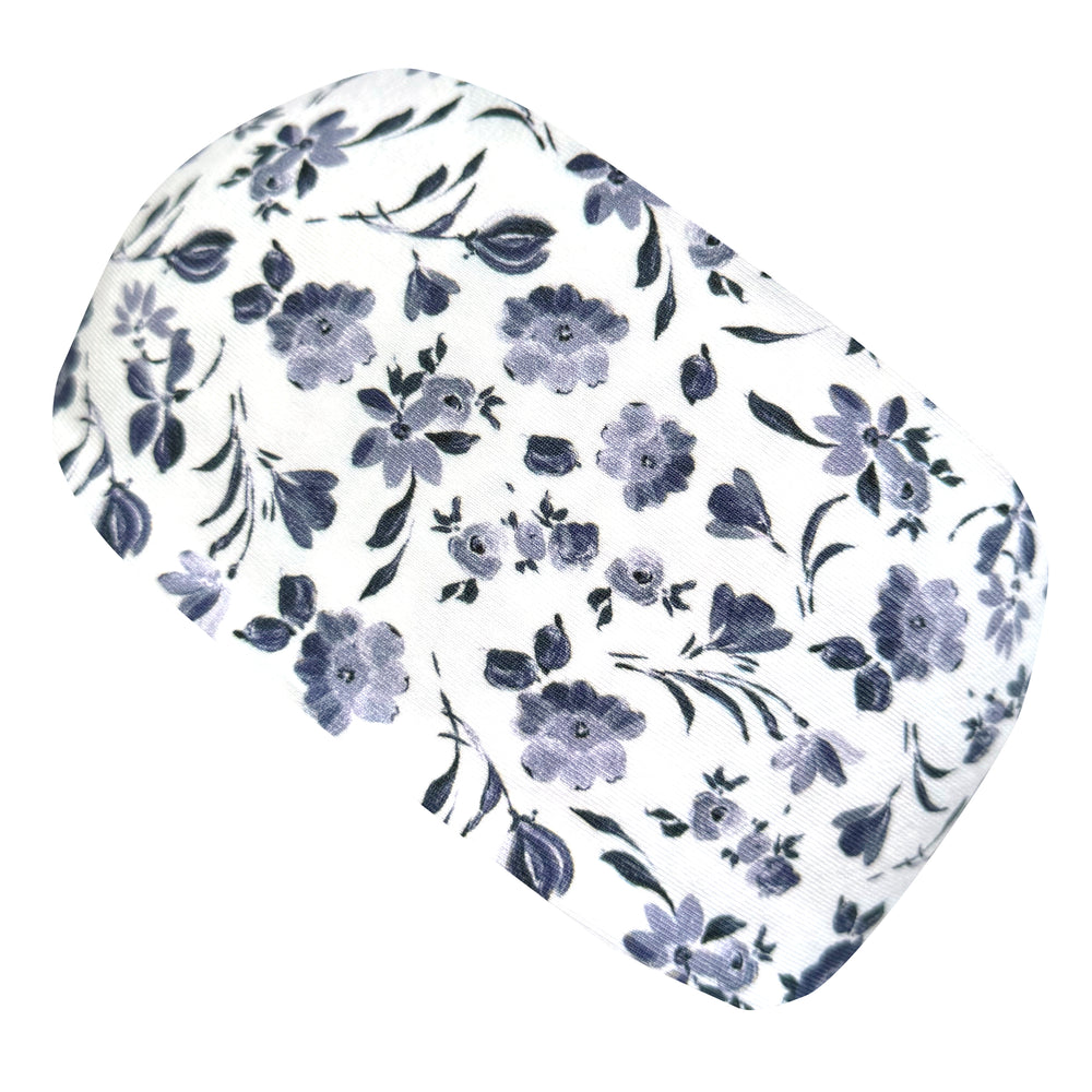 Wollhuhn Elastisches Öko Stirnband/Haarband, zweilagig, breit, mit Blumenmuster in Weiß/Blau, handgemacht in Deutschland, ideal für Schule, Sport und Outdoor-Aktivitäten.