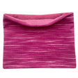 Wollhuhn Halstuch / Schlupfschal / Loop WARM, Innen Fleece, Lines Beere/Pink, zeigt eine Nahaufnahme des handgemachten, weichen Stoffs mit feiner Naht und Streifenmuster.