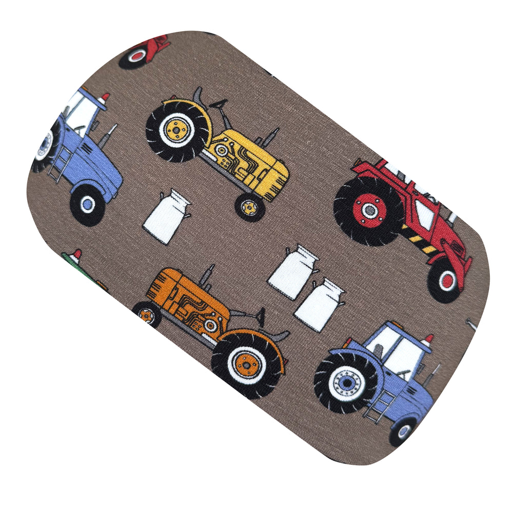 Wollhuhn Elastisches Öko Stirnband/Haarband, zweilagig, zeigt ein Traktormuster, handgemacht und vielseitig, ideal für Outdoor-Aktivitäten, passend für Kinder und Erwachsene.