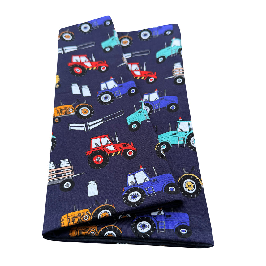 Wollhuhn LONG Loop, handgemachter Schal mit Traktormuster, ideal für Kinder und Erwachsene. Extra lang, bietet Komfort und Schutz, vielseitig tragbar.