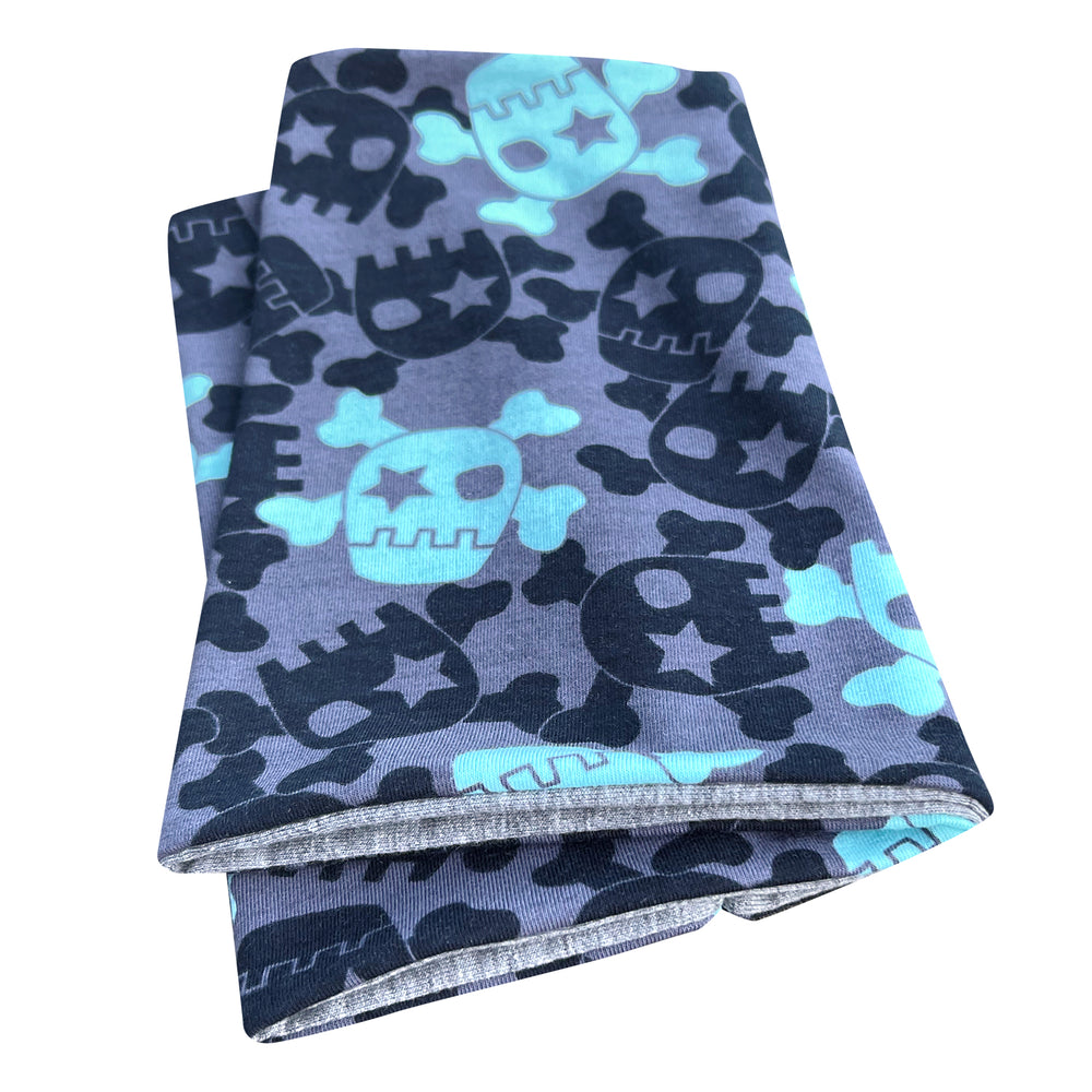 Wollhuhn Leichtes Lockeres Öko Jersey Halstuch mit coolen Totenkopf- und Sternenmuster, handgefertigt, ideal für Frühling und Herbst, bequem für Kinder.