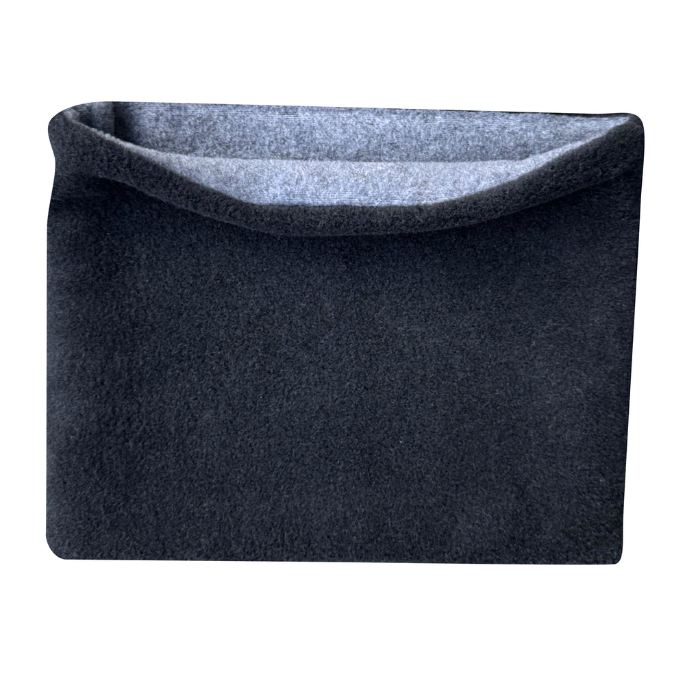 Wollhuhn WINTER Halstuch/Schlupfschal „Unser Wärmster“, doppellagig, aus schwarzem/anthrazit Fleece, ideal für Kinder und Erwachsene, schützt zuverlässig vor Kälte. Handgefertigt in Deutschland.