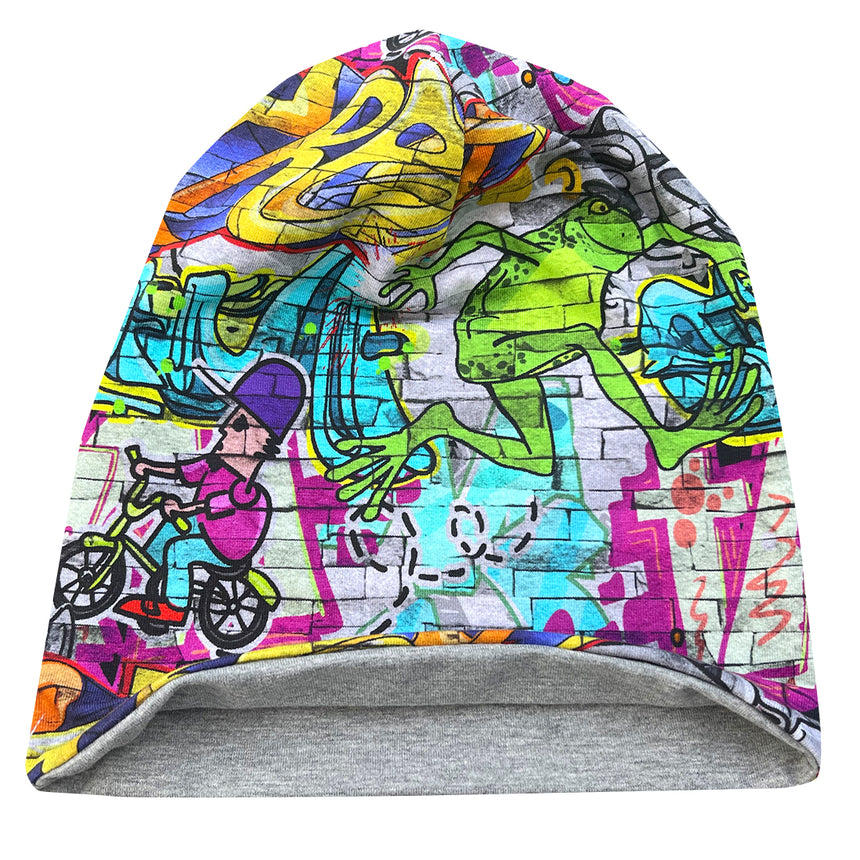 Wollhuhn Öko Long Beanie / Wendemütze, zweilagig, mit buntem Graffiti-Design. Handgefertigt aus weichem Baumwolljersey, ideal für das ganze Jahr, bietet Komfort und Stil.