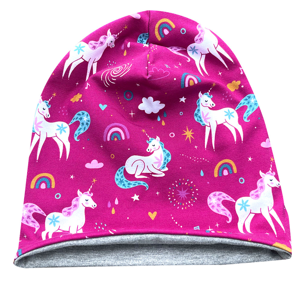 Wollhuhn Öko Long Beanie, zweilagig, mit Einhorn- und Regenbogen-Muster, aus weichem Baumwolljersey. Ideal für Kinder, formbeständig und wendbar.