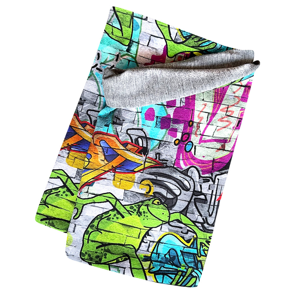 Wollhuhn Leichtes Lockeres Öko Jersey Halstuch mit Streetart/Graffiti-Muster, handgefertigt, weich und wendbar, ideal für Frühling und Sommer, einfach überziehbar für Kinder.