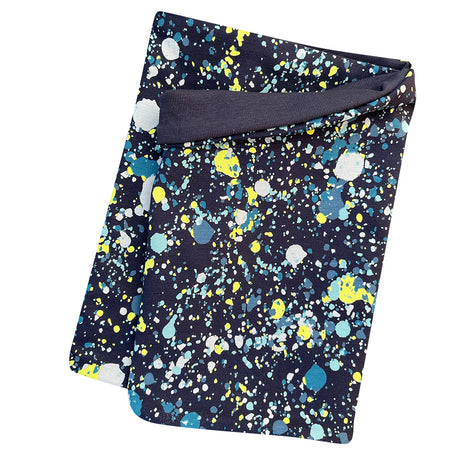 Wollhuhn Leichtes Öko Jersey Halstuch Splatter Dunkelblau, handgemachter Schlupfschal aus weichem Jersey mit blau-gelbem Sprenkelmuster, locker und wendbar, ideal für Kinder.