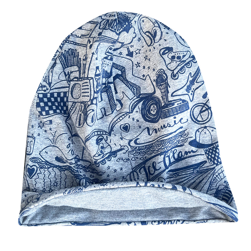 Wollhuhn Öko Long Beanie / Wendemütze, grauer Jersey mit blauen Zeichnungen, zweilagig, formbeständig, ideal für Kinder, handgefertigt, komfortabel und ganzjährig tragbar.