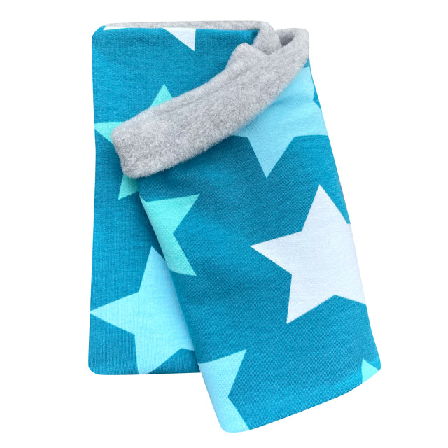 Wollhuhn Halstuch / Schlupfschal / Loop WARM mit Fleece-Innenfutter, großes Sternenmuster auf blauem Stoff, handgefertigt und weich, ideal für kühle Tage.