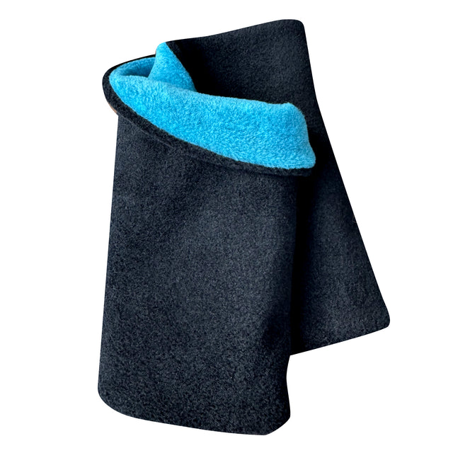 Wollhuhn WINTER Halstuch/Schlupfschal „Unser Wärmster“: Handgenähter, doppellagiger Fleece-Loop in Schwarz/Türkis, ideal für kalte Tage, geeignet für Kinder und Erwachsene.