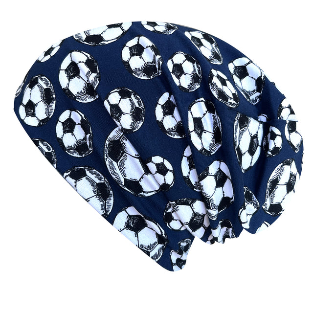 Wollhuhn Öko Long Beanie, Wendemütze: Zweilagige, bequeme Mütze mit Fußballmuster. Ideal für Kinder, wächst mit und hält warm. Handgefertigt in Deutschland.