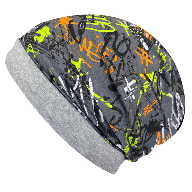 Wollhuhn Öko Long Beanie / Wendemütze, Ganzjährig, Zweilagig, Graffiti Grau/Bunt: Graue Beanie mit buntem Graffiti-Muster, detailreich gefertigt aus weichem Baumwolljersey für optimalen Tragekomfort.