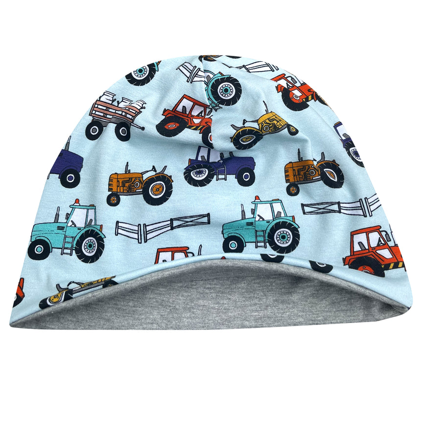 Wollhuhn Öko Shorties Beanie, zweilagig, mit Traktor-Motiven, handgenäht aus Öko-Jersey, ideal für aktive Kinder. Perfekt für Freizeit, Schule und Sport.