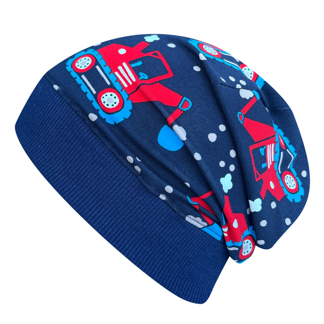 Wollhuhn Dünne Öko Beanie-Mütze mit roten Trucks, handgemacht aus dehnbarem Öko-Jersey, ideal für Kinder, bequem unter Helmen, perfekt für Übergangszeiten.