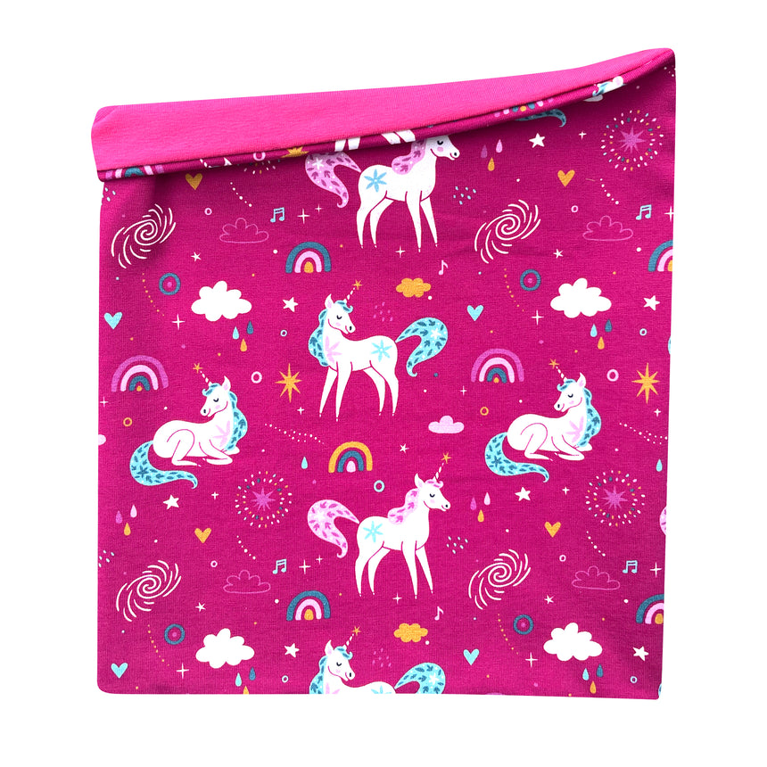 Wollhuhn LONG Loop mit Einhörner Beere-Muster, bietet komfortablen Halswärmer, ideal für Kinder und Erwachsene. Handgefertigt in Deutschland, wendbar, schützt vor Wetter.