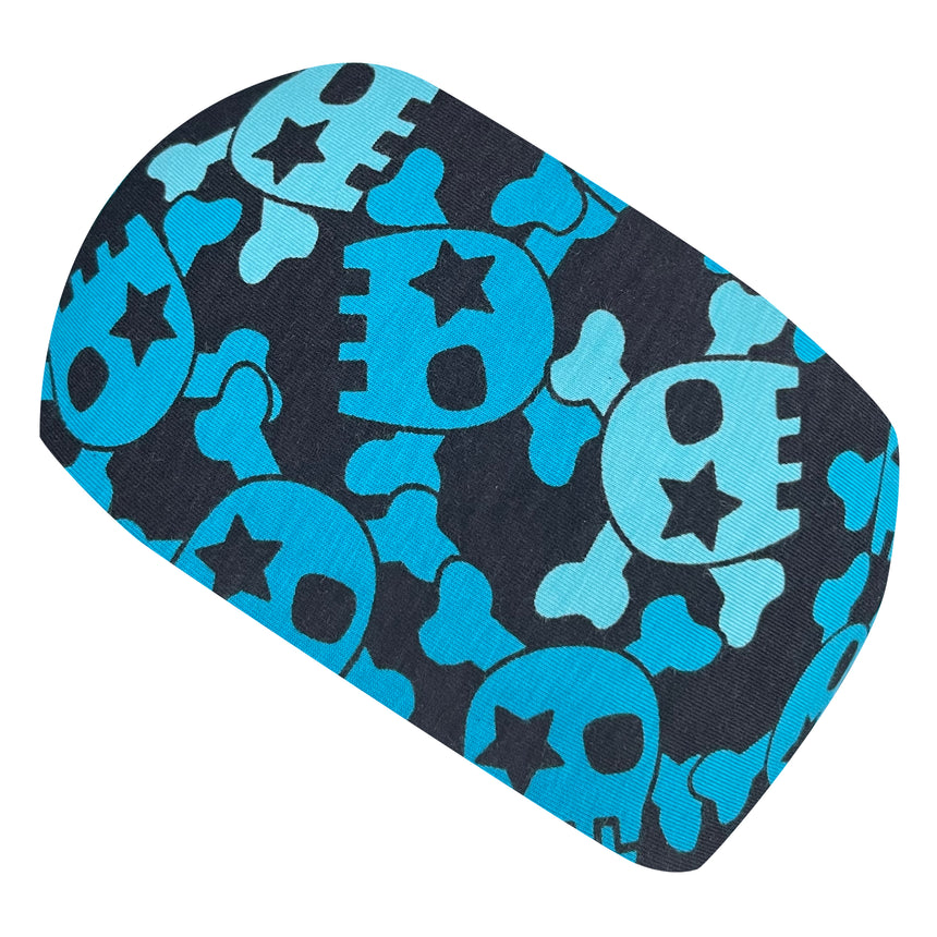 Wollhuhn Elastisches Öko Stirnband/Haarband Jersey zweilagig breit, mit blauen und schwarzen Totenkopf-Motiven, ideal für vielseitige Outdoor-Aktivitäten und modische Akzente.