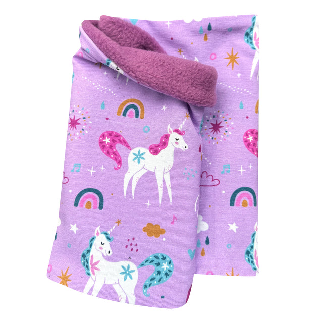 Wollhuhn Kinder Halstuch/ Schlupfschal/ Loop WARM mit Einhörnern und Regenbögen, fliederfarben, kuscheliges Fleecefutter, handgefertigt in Deutschland, ideal für kalte Tage.