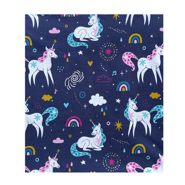 Wollhuhn LONG Loop Schal mit Einhorn-Design auf dunkelblauem Stoff. Handgemacht, vielseitig tragbar, ideal für Kinder und Erwachsene. Perfekt für kühle Tage.