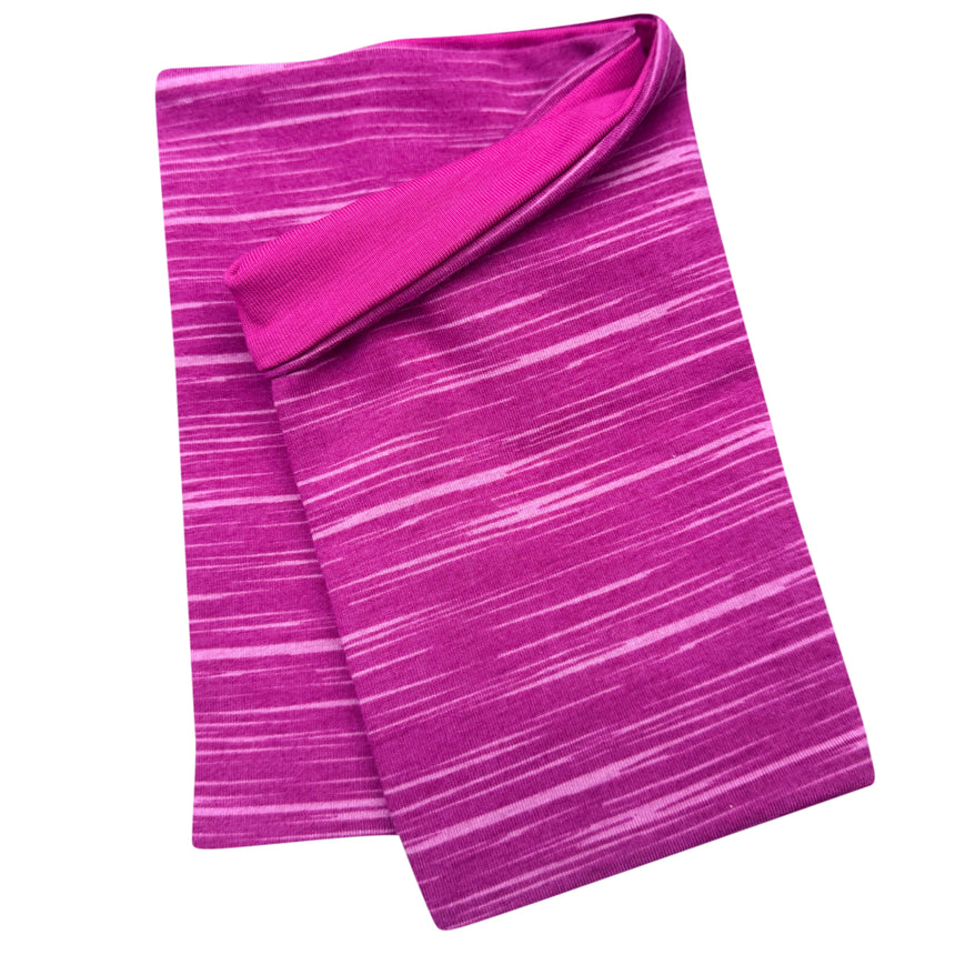 Wollhuhn Leichtes Lockeres Öko Jersey Halstuch, ein handgemachter Schlupfschal für Kinder, dehnbar und angenehm zu tragen, in fröhlichem Magenta-Pink, ideal für Übergangszeiten.