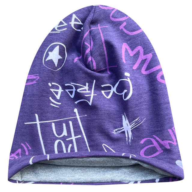 Wollhuhn Öko Long Beanie, lila mit weißem Schriftzug, aus zweilagigem Baumwolljersey, formbeständig und wendbar, geeignet für Kinder und Teenager.