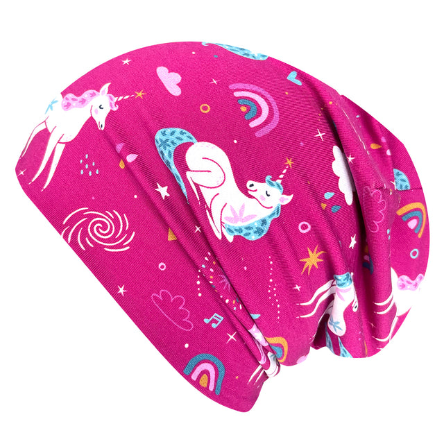 Wollhuhn Öko Long Beanie, zweilagig, mit Einhorn- und Sternmotiv auf pinkem Baumwolljersey, wendbar mit grauer Innenseite, ideal für Kinder, bequem und formbeständig.