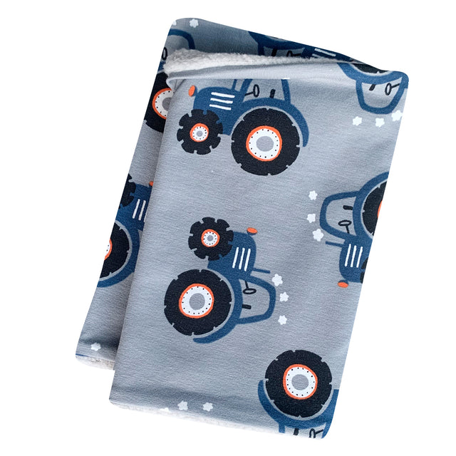 Wollhuhn Halstuch / Schlupfschal / Loop WARM mit Traktormotiv, gefaltet. Handgemachter Kinderloop mit Fleece-Innenfutter, ideal für kalte Tage, weich und angenehm tragbar.