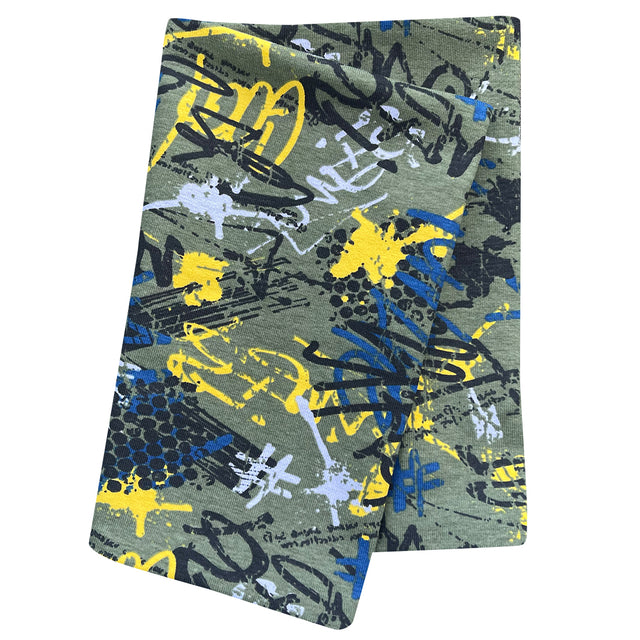 Nahaufnahme des Wollhuhn Leichtes/Lockeres Öko Jersey Halstuch, handgemachter Jersey-Loop für Kinder, weich und bequem, ideal für Frühling und Sommer, in Süddeutschland gefertigt.