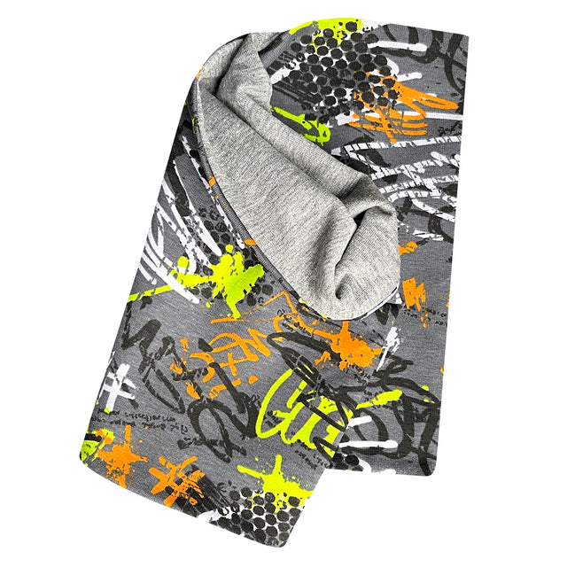 Wollhuhn Leichtes Öko Jersey Halstuch Graffiti Grau/Bunt, handgemachter Schlauchschal aus weichem Jersey, locker, komfortabel, ideal für Übergangszeiten, mit wendbarem Design.